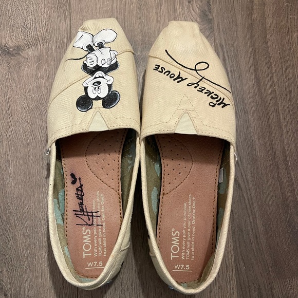 Mickey Mouse Toms - Picture 8 of 13